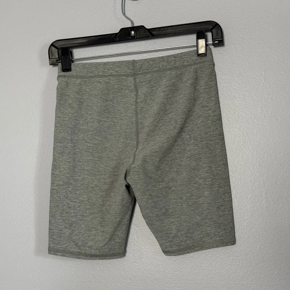Alo Yoga Alosoft Flow Biker Shorts‎ in Zinc Gray Heather High Waist - Small